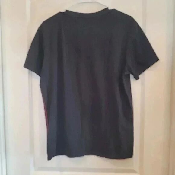 Guess Men's Black/Red Graphic Logo with Netting Short Sleeve - Picture 8 of 8